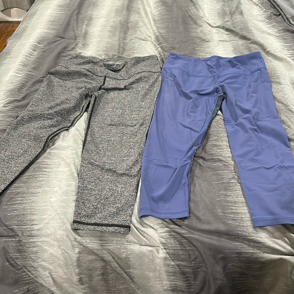 Victoria’s secret VSX sport knock out Capri leggings bundle